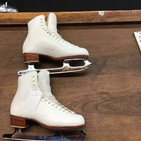 Size 6 1/2 Riedell Figure Skates
