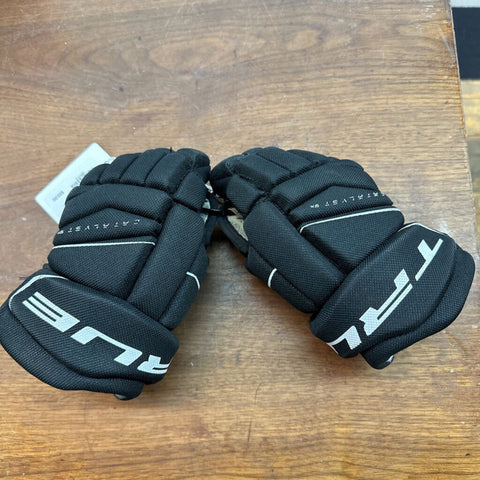 9"? True Catalyst 9X Hockey Gloves - Black