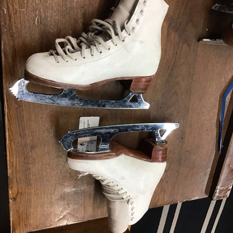 5.5 Riedell Figure Skates