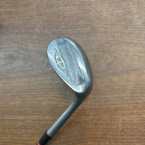 Wilson R-90 Sand Iron Wedge - RH