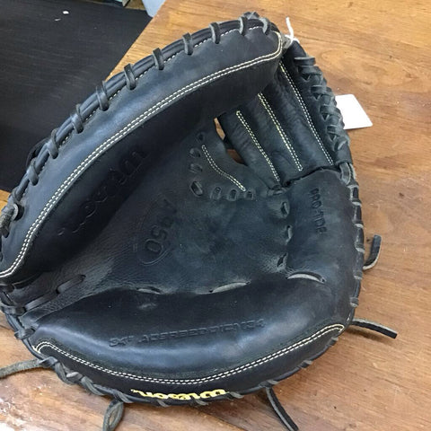 34" Wilson A09RB22DICM34 Catchers Glove - RHT