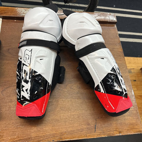 15" - CCM Jetspeed FT485 Hockey Shin Guards