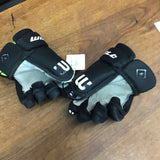 9" Winnwell Hockey Gloves