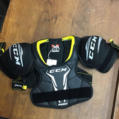 Youth Medium CCM Tacks 9550 Hockey Shoulder Pads