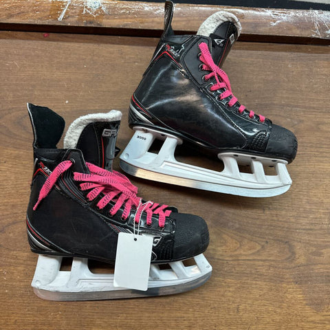 5 - Graf PK3300 Hockey Skates