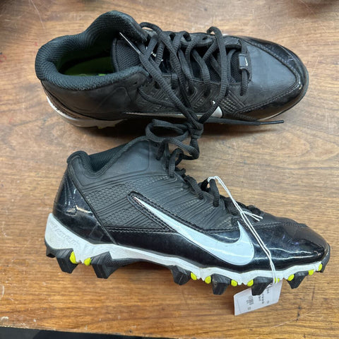 4.5Y Nike Alpha Shark Cleats