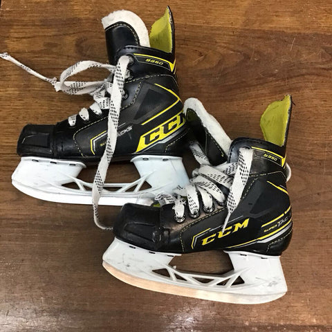 11Y - CCM 9350 Youth Hockey Skates