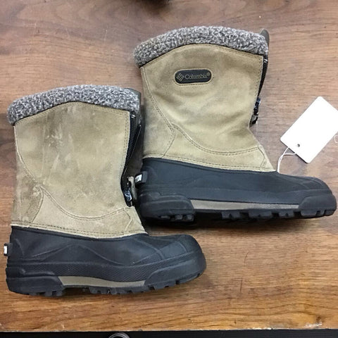 12 Y - Columbia Snow Boots